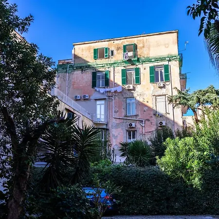 Casa Antica Pizzofalcone Vakantiehuis *