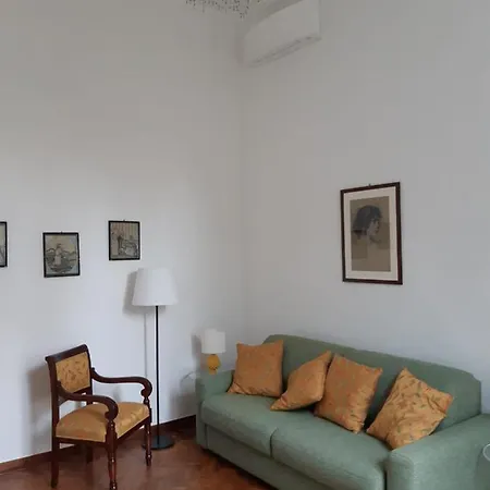 Casa Antica Pizzofalcone بيت للعطل *