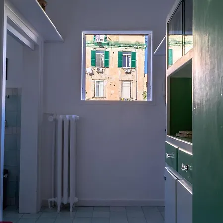 بيت للعطل Casa Antica Pizzofalcone
