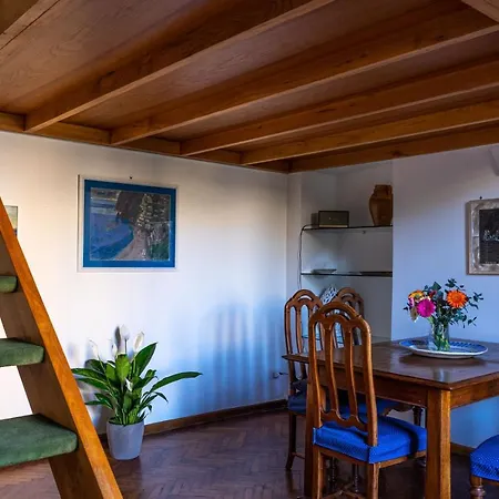 بيت للعطل Casa Antica Pizzofalcone *